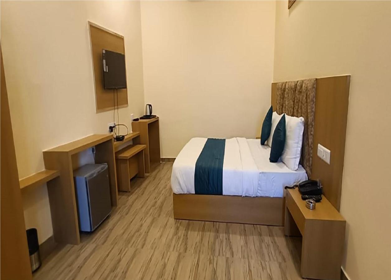 Hotel Fun Park Sānand 외부 사진